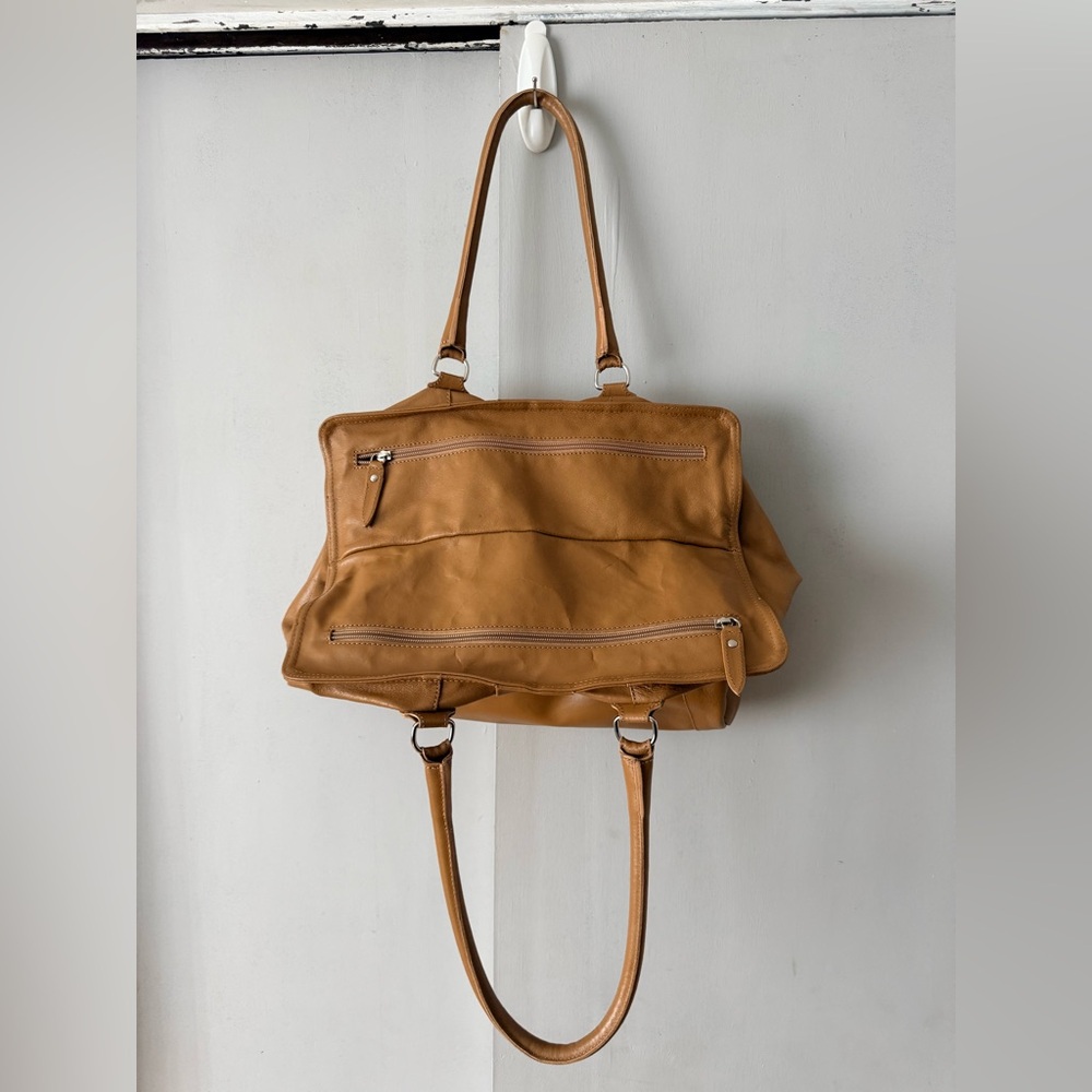 PARAVIDINO Chic Tan Leather Shoulder Bag - Picture 4 of 7